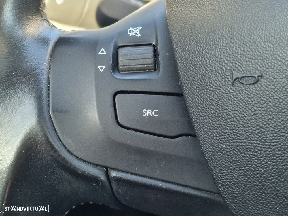 Peugeot 2008 1.2 PureTech Allure - 31