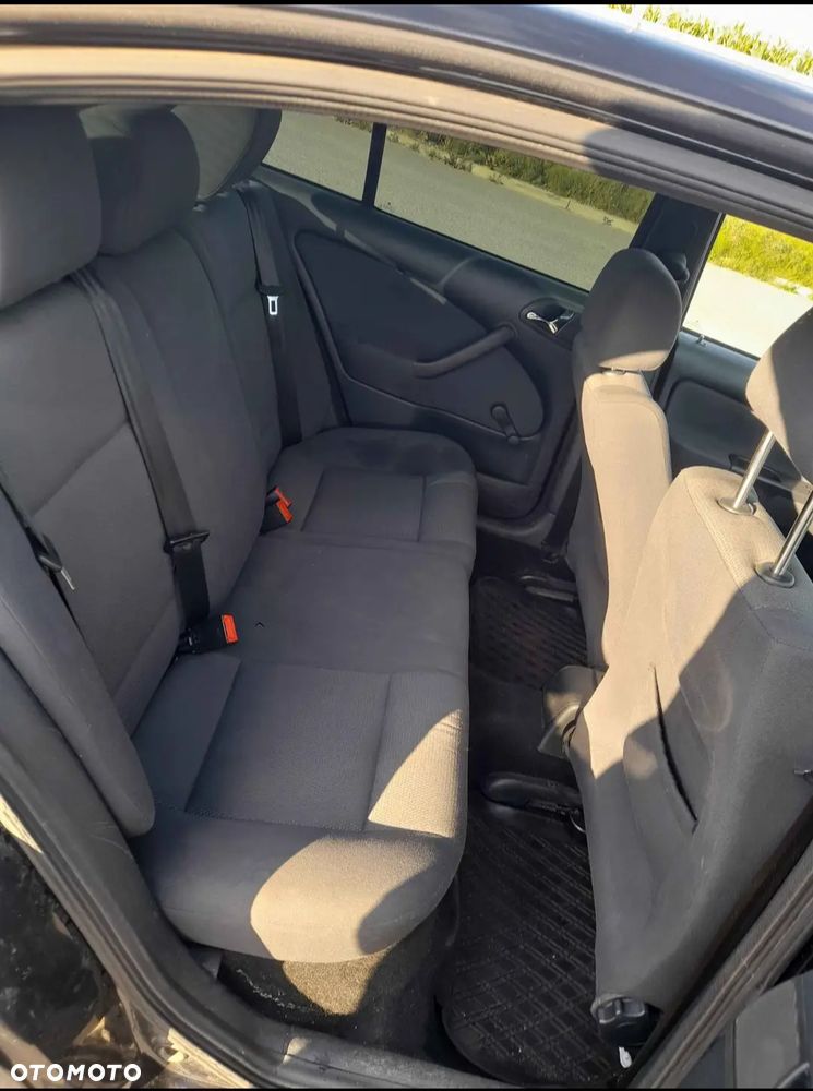 Skoda Octavia 1.6 Tour Sport - 7