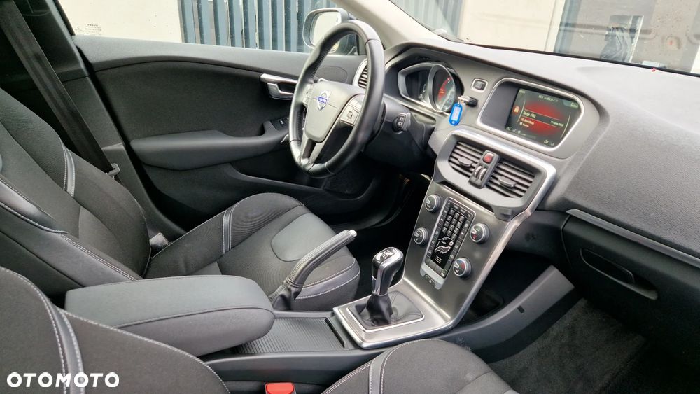 Volvo V40 - 18