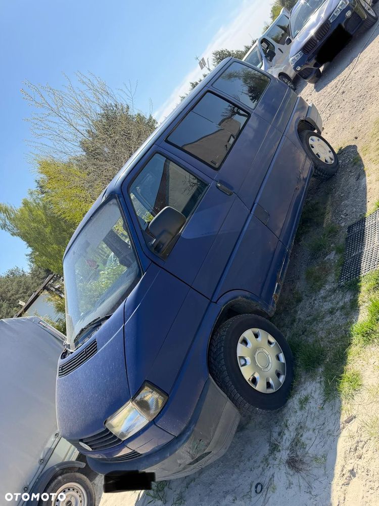 Volkswagen Caravelle - 2