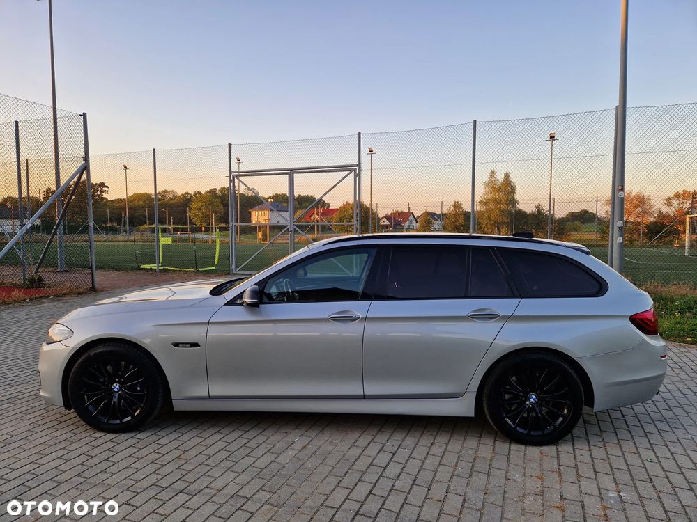 BMW Seria 5 525d xDrive Luxury Line - 17