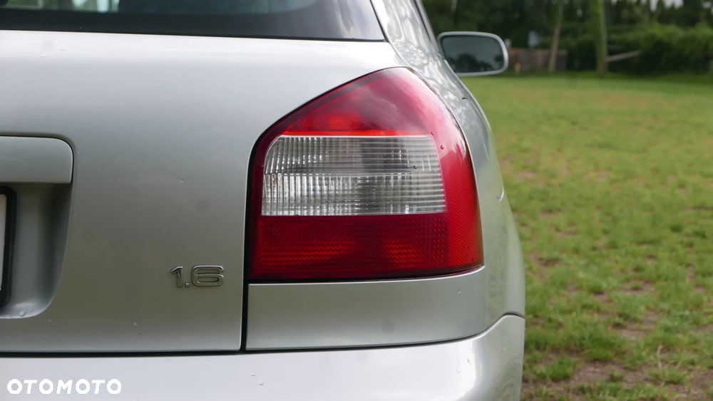 Audi A3 Sportback 1.6 Ambiente - 11