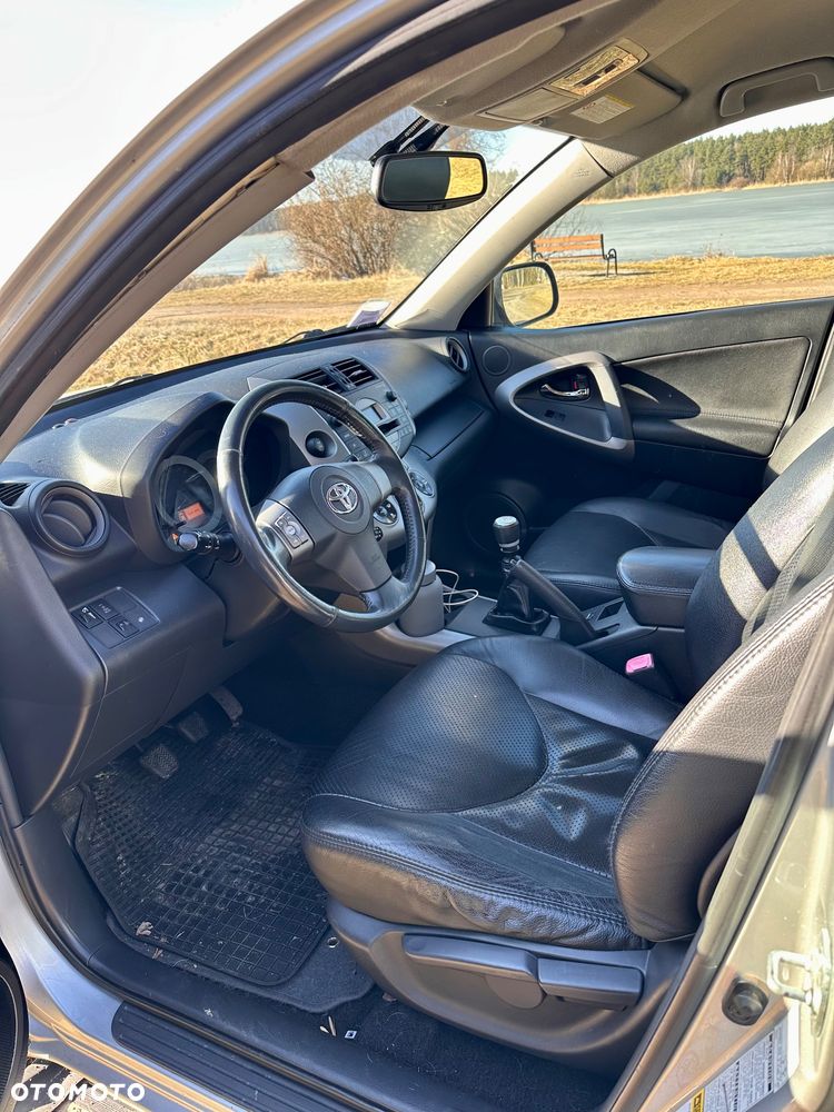 Toyota RAV4 2.2 D-4D Luna - 13