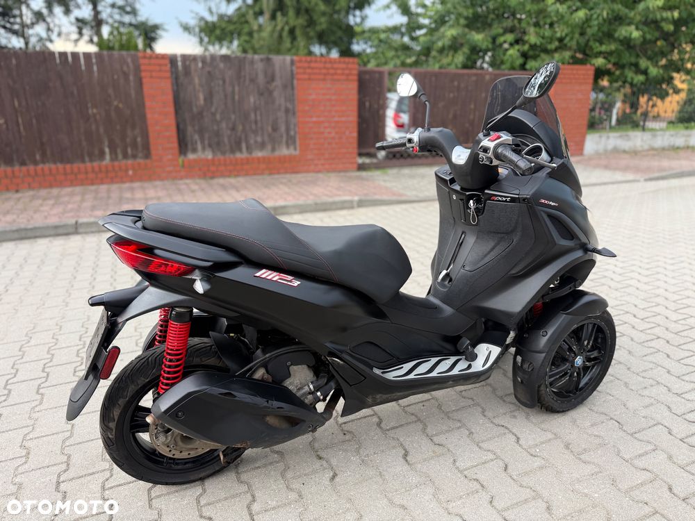 Piaggio MP-3 - 11