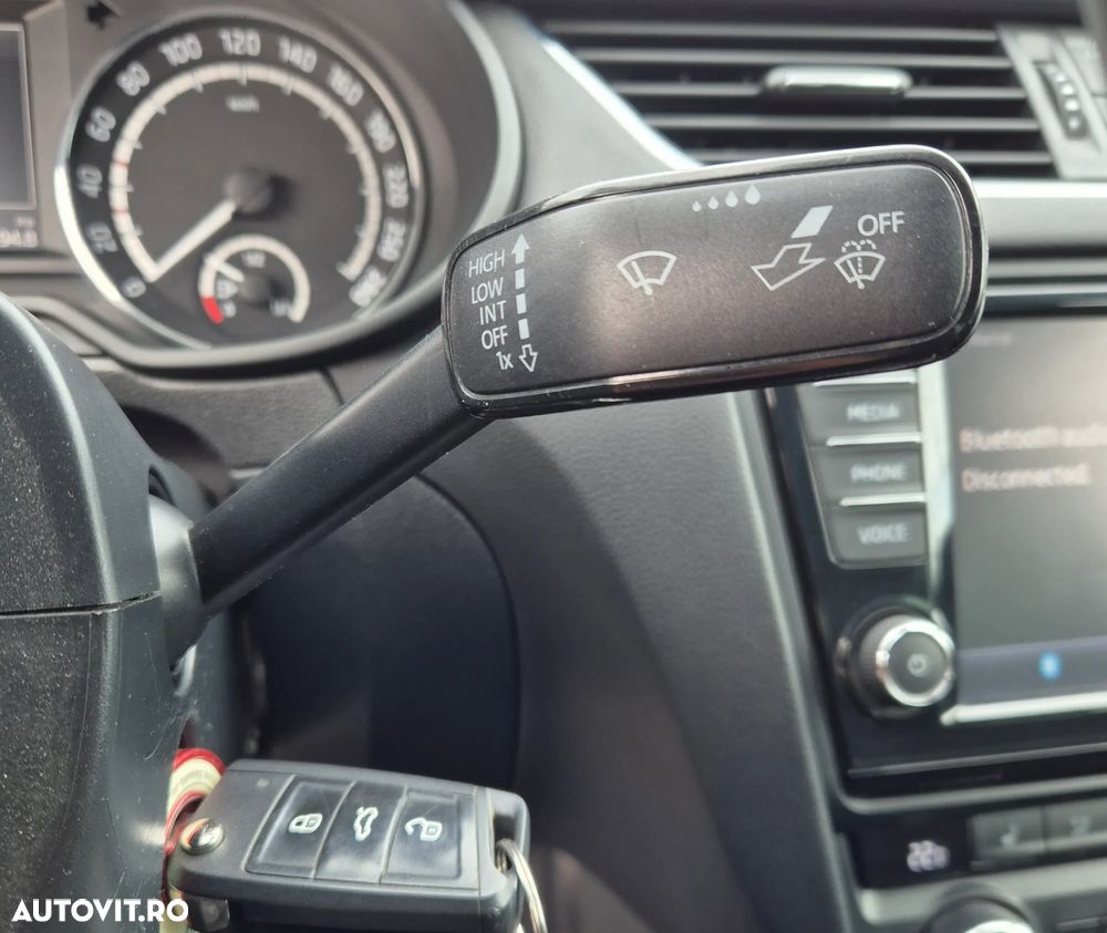 Skoda Octavia 2.0 TSI RS - 24