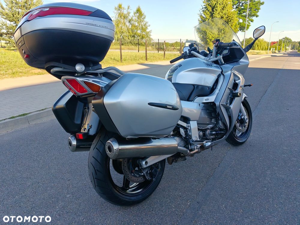 Yamaha FJR - 6