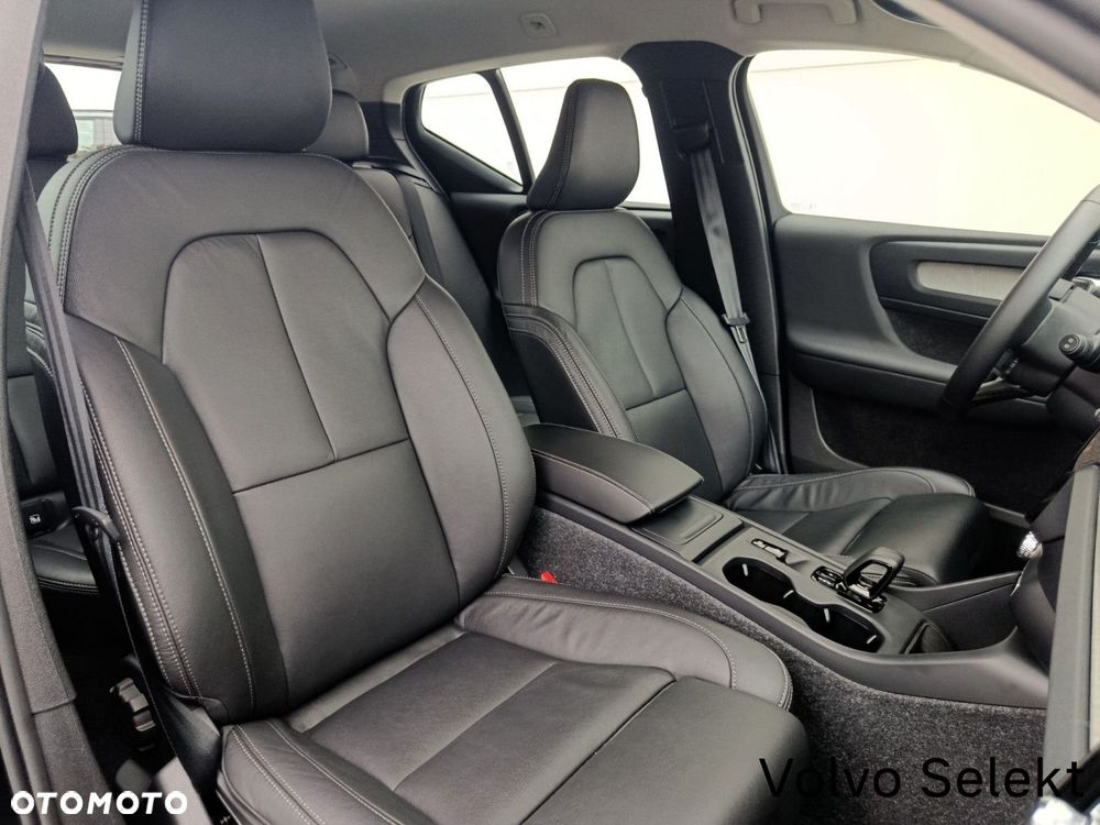 Volvo XC 40 2025