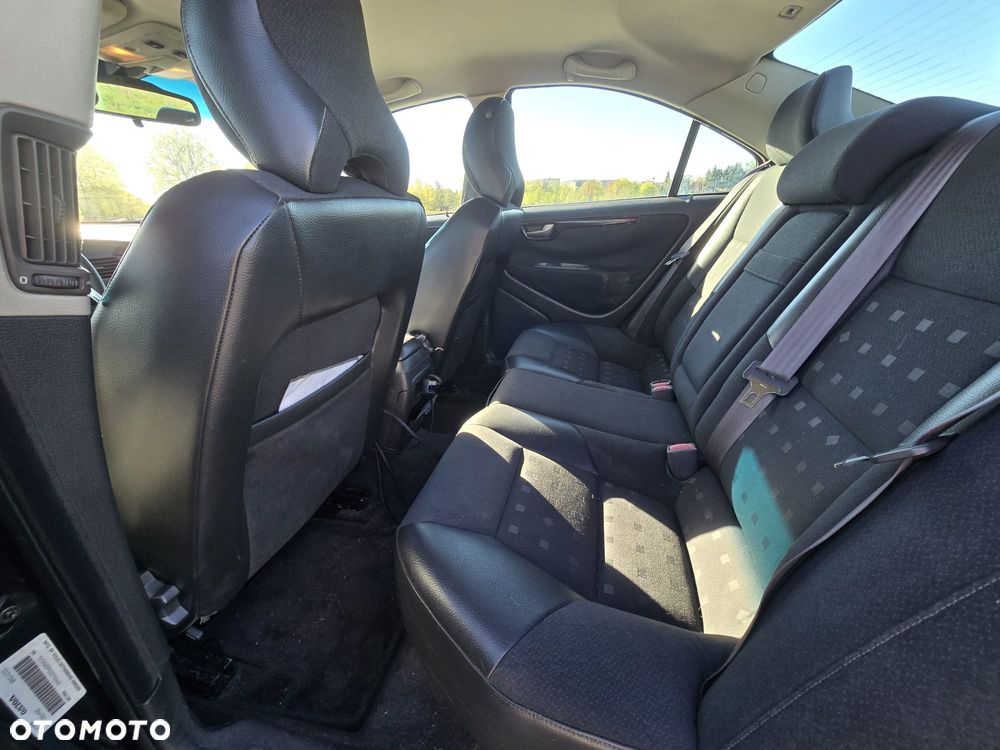 Volvo S60 2.4 - 8