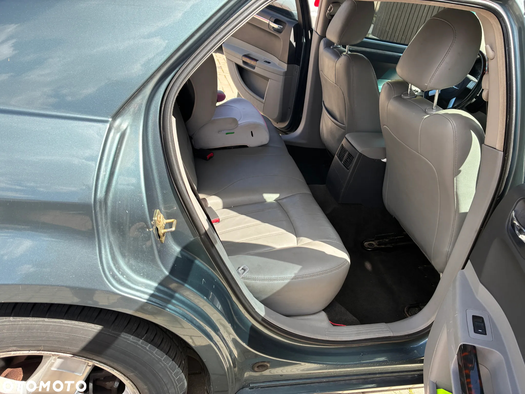 Chrysler 300C 5.7 V8 Hemi - 8