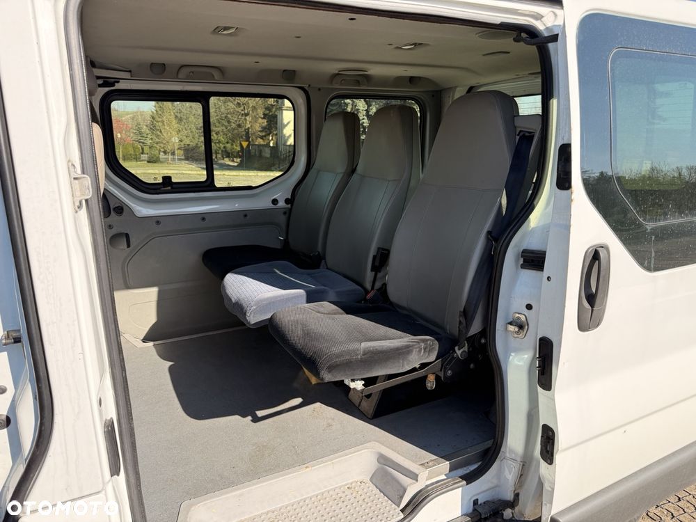 Renault Trafic - 14