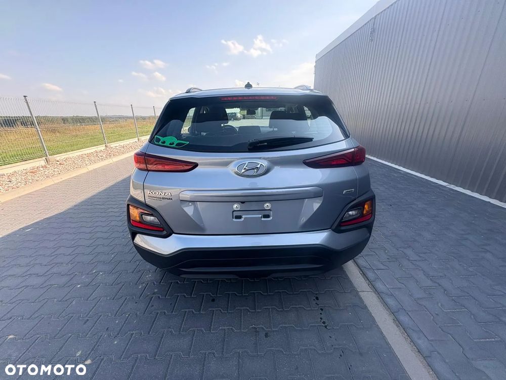 Hyundai Kona - 8