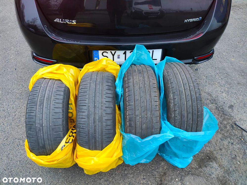 Toyota Auris Hybrid 135 Prestige - 30