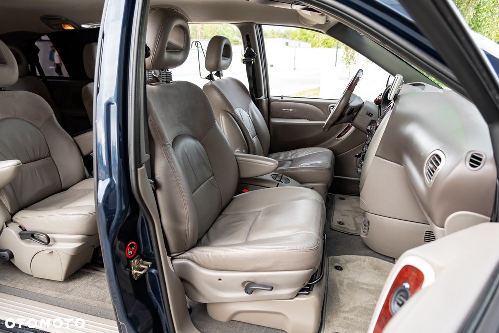 Chrysler Grand Voyager - 25