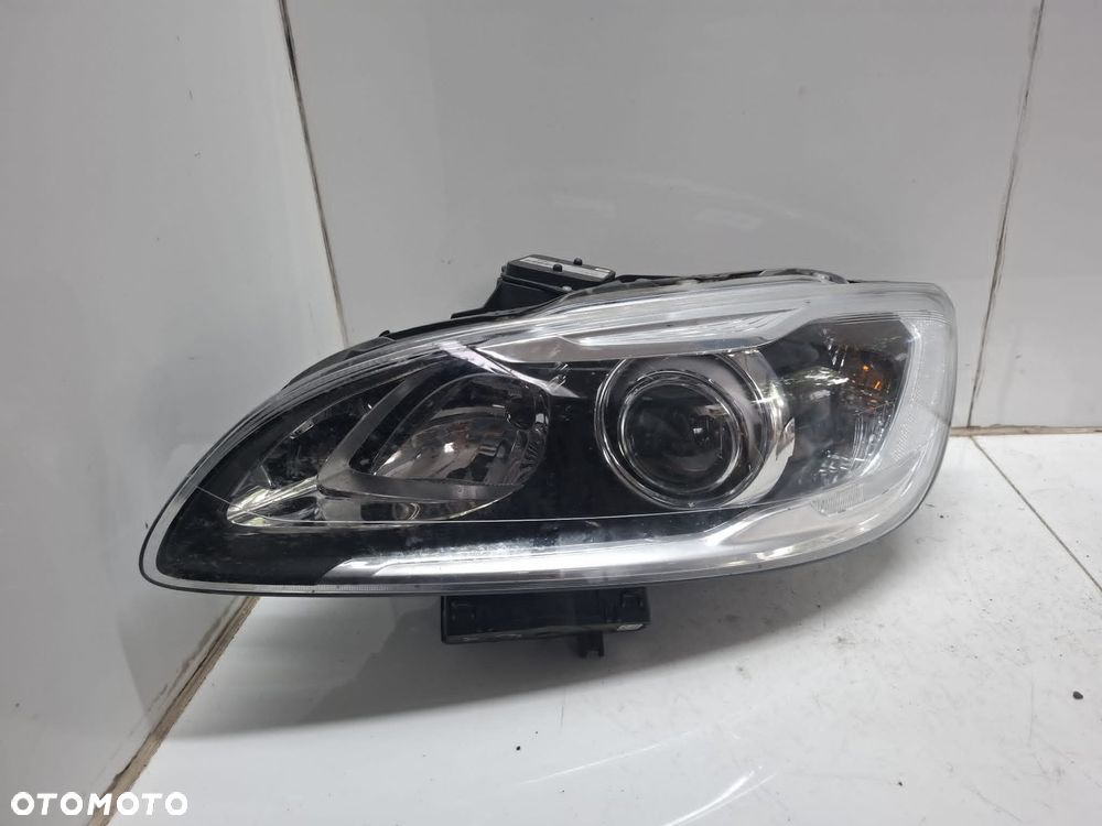 LAMPA LEWA PRZEDNIA PRZÓD VOLVO V60 S60 LIFT XENON 31698824 USZKODZONA - 3