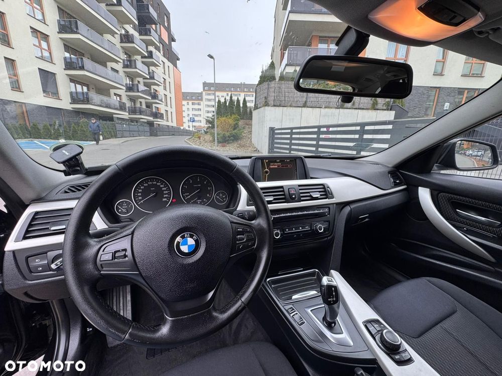 BMW Seria 3 320d Edition Luxury Line Purity - 12