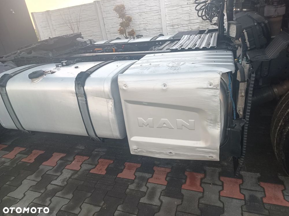 MAN TGX TG3 18.470 low deck retarder 98000zł netto - 14