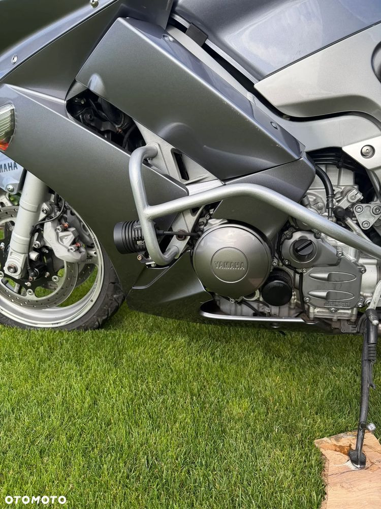 Yamaha FJR - 9