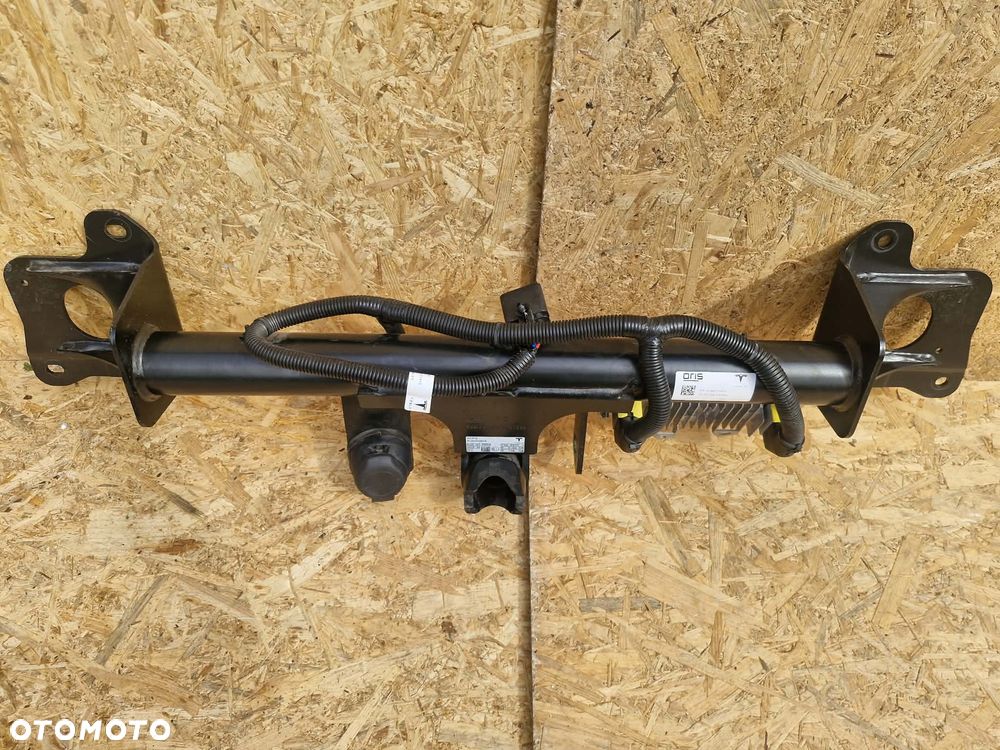 TESLA MODEL Y HAK HOLOWNICZY 1514411-00-J - 2