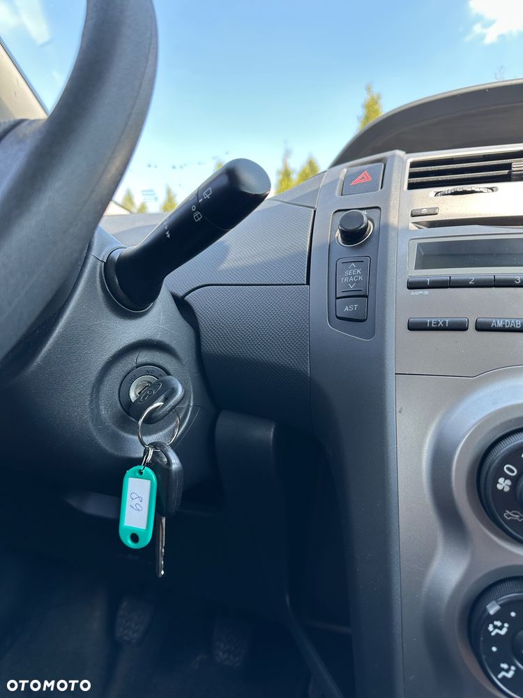 Toyota Yaris 1.33 Sol - 24