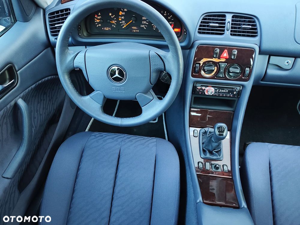 Mercedes-Benz CLK - 23