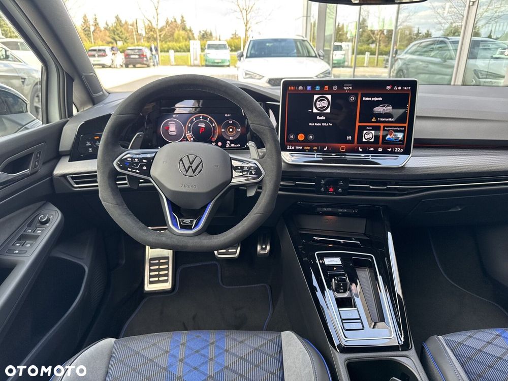 Volkswagen Golf - 22