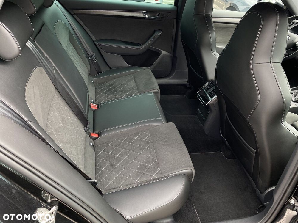 Skoda Superb 2.0 TDI SCR Sportline DSG - 19