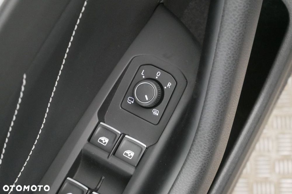 Volkswagen Passat Variant 2.0 TSI Elegance DSG - 34