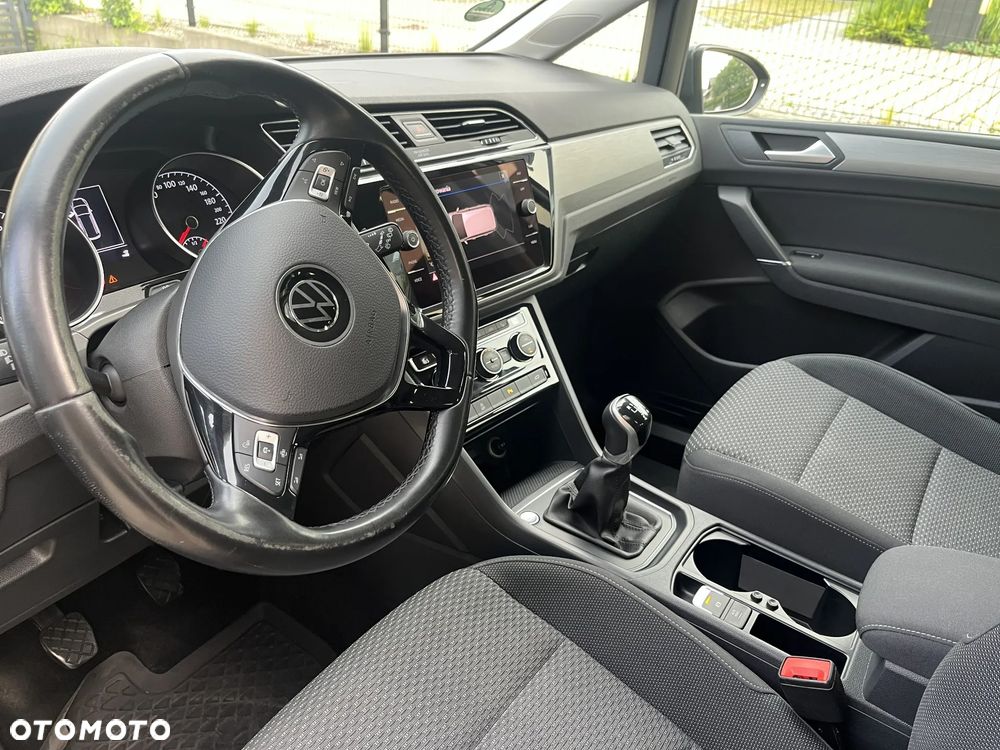 Volkswagen Touran 1.5 TSI EVO Comfortline - 9