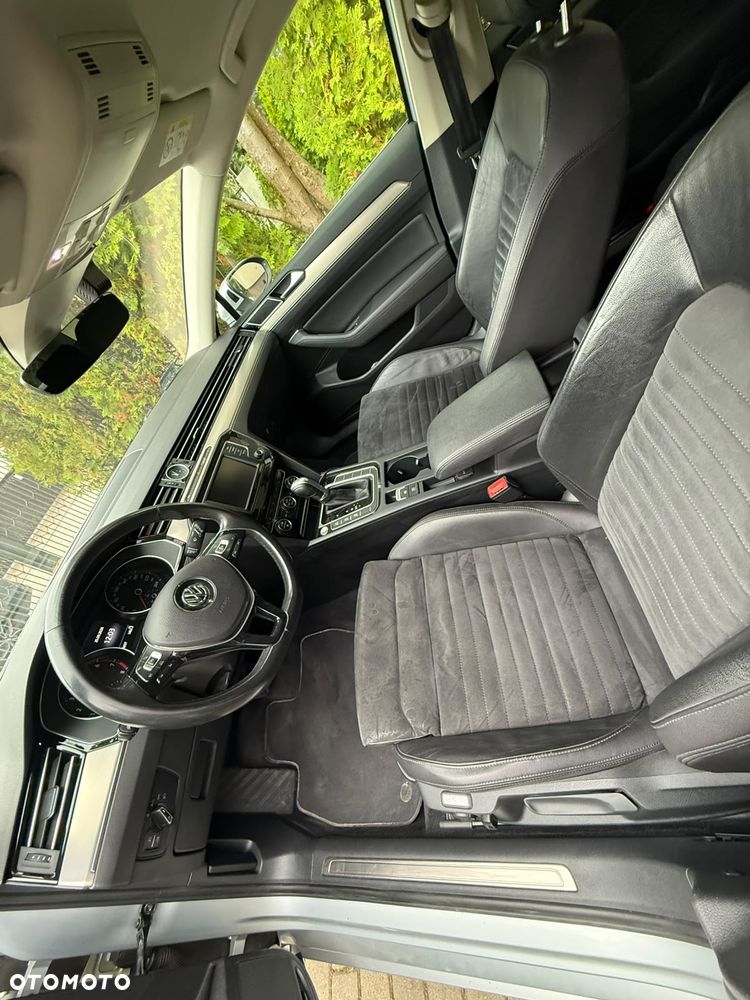 Volkswagen Passat - 12