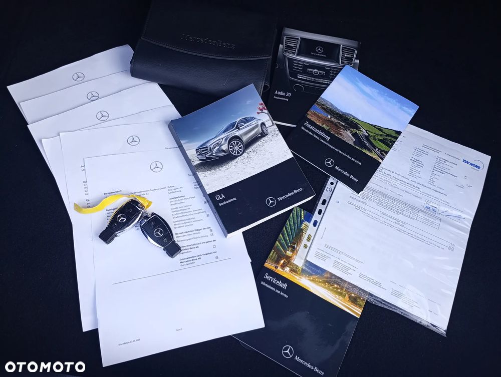 Mercedes-Benz GLA 200 UrbanStyle Edition - 24