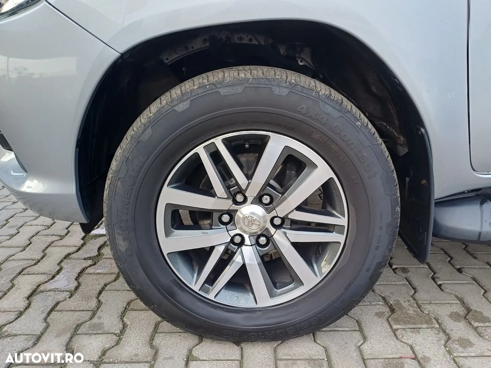 Toyota Hilux 4x4 Double Cab A/T Invincible - 9