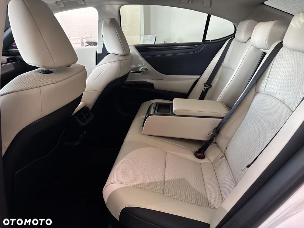 Lexus ES - 17
