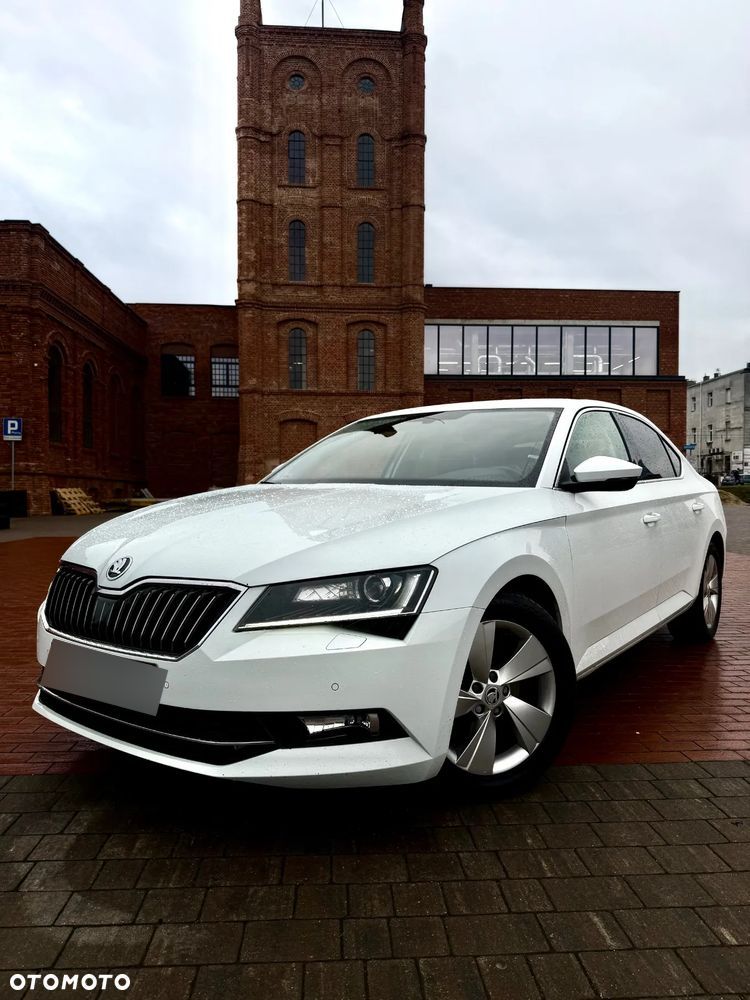 Skoda Superb ver-1-8-tsi-style-dsg - 4