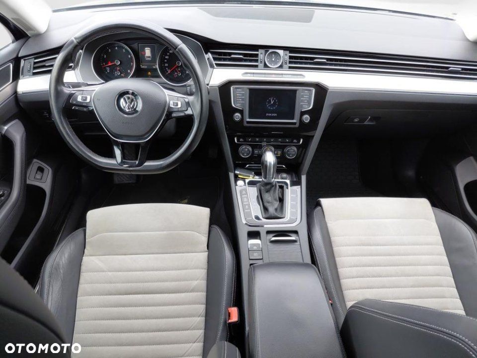 Volkswagen Passat - 16