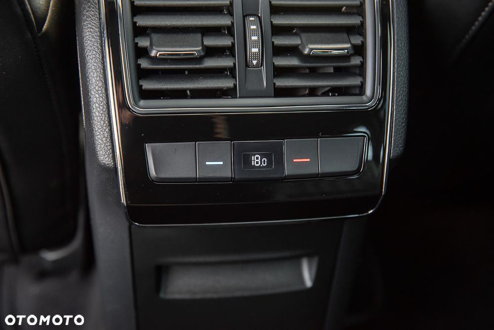 Skoda Superb 2.0 TDI L&K DSG7 - 37
