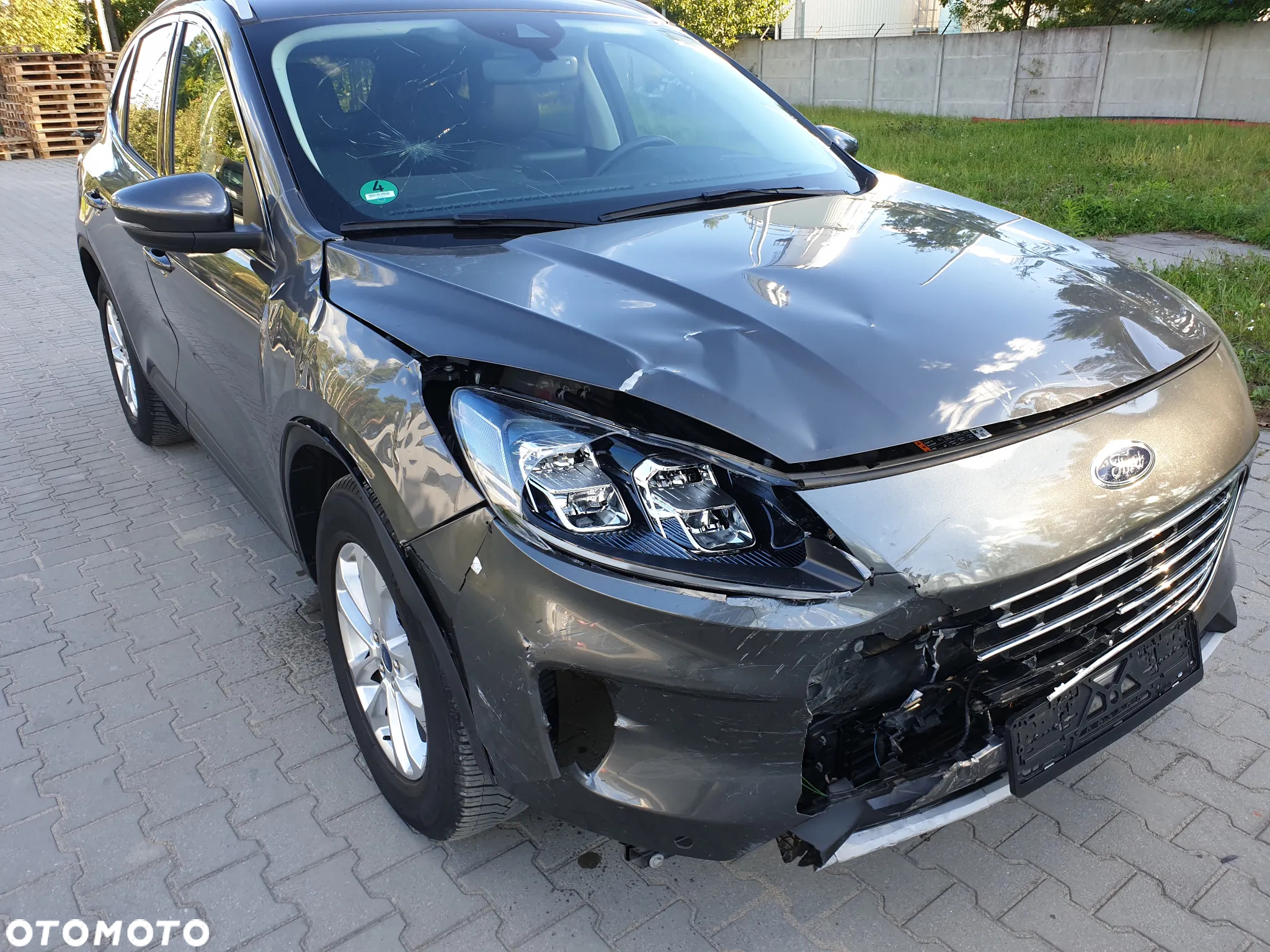 Ford Kuga 1.5 EcoBoost TITANIUM - 8