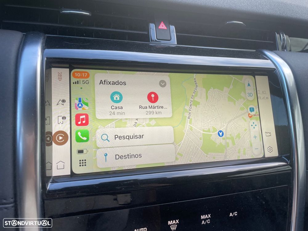 Land Rover Discovery Sport P300e R-Dynamic HSE - 11