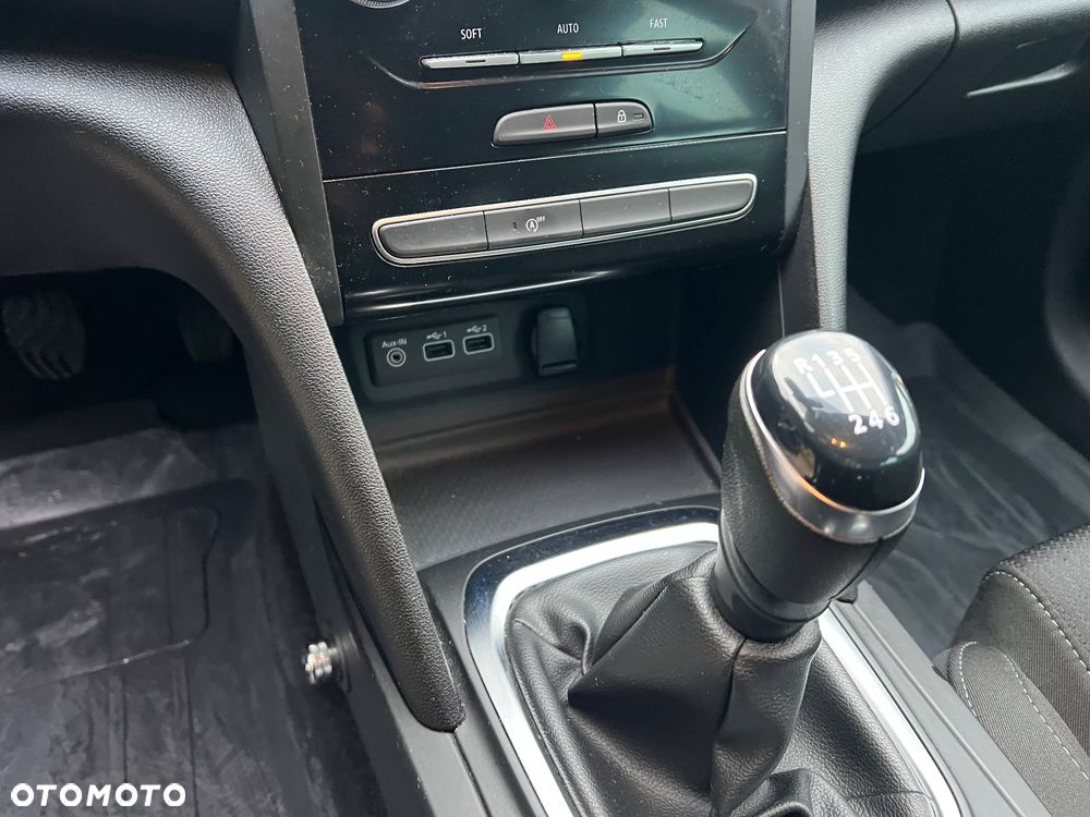 Renault Megane 1.5 Blue dCi Intens - 20