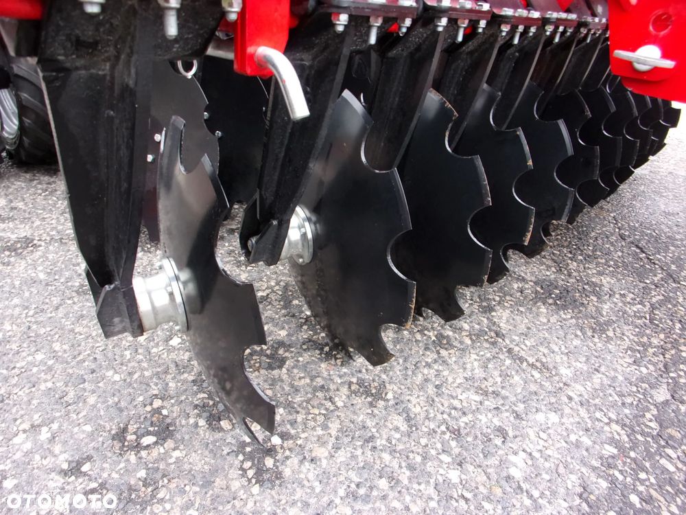 Inny Agregat uprawowy, brona talerzowa ciężka hydraulicznie składana BTCH Euro-Masz 4,0 metry, Agregat uprawowo siewny talerzowy ATUS-300 METANGA z wałem oponowym, ATUS 250,270,300 - Metanga, EuroMasz,  Agro-Masz - 28