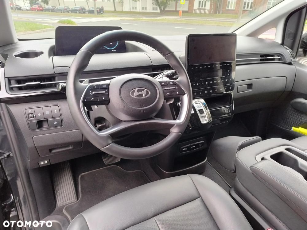 Hyundai Staria 1.6 T-GDI HEV Smart VIP - 9