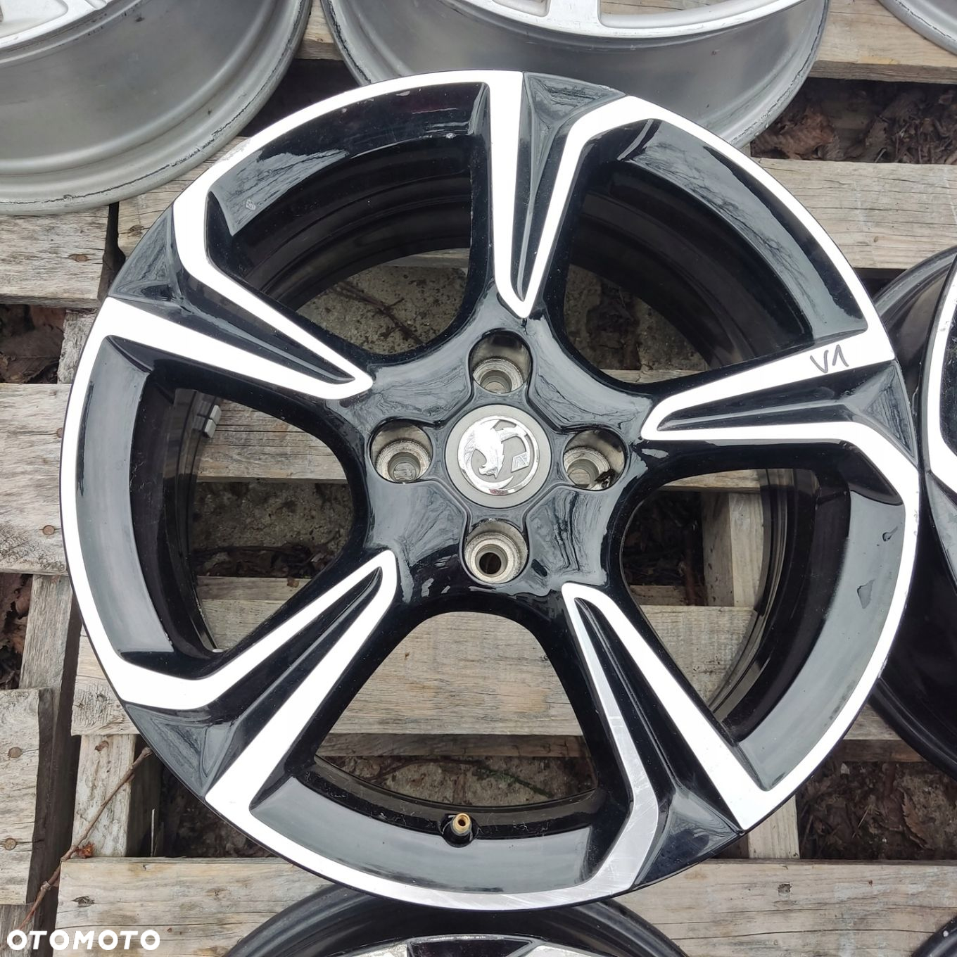 OPEL CORSA F PEUGEOT 208 FELGI ALUMINIOWE 17 4X108 - 8