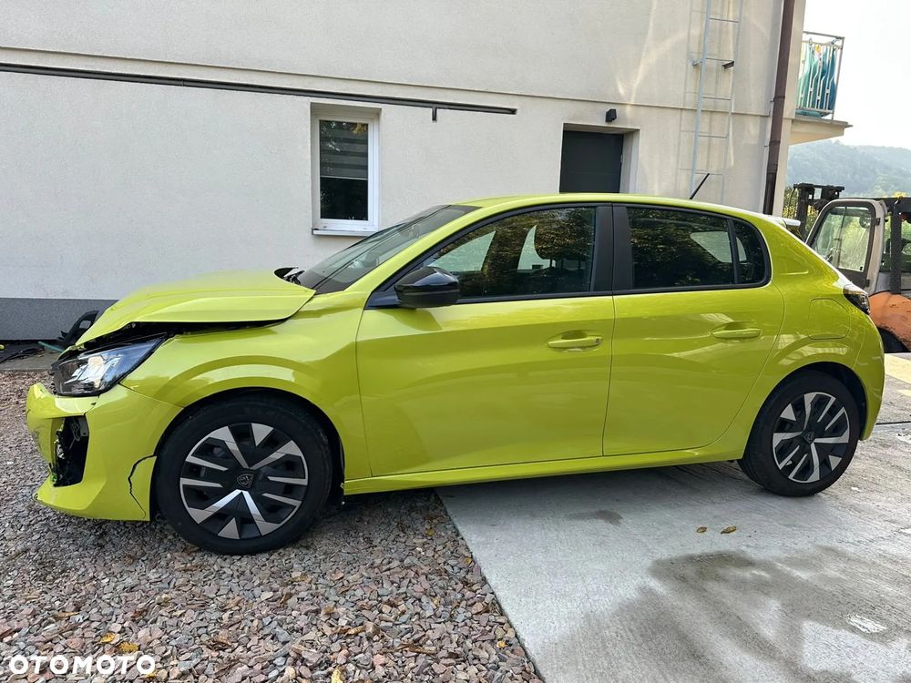 Peugeot 208 - 16