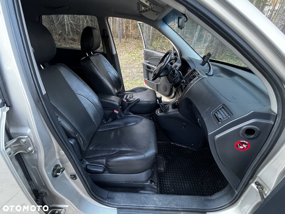 Hyundai Tucson 2.0 Comfort 2WD - 16