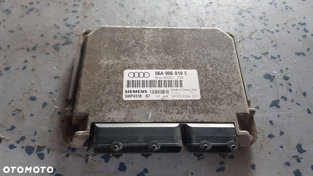 AUDI A3 8L STEROWNIK SILNIKA 06A906019E - 1