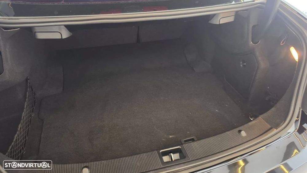 Mercedes-Benz E 350 CDi Avantgarde BlueEfficiency Auto - 24