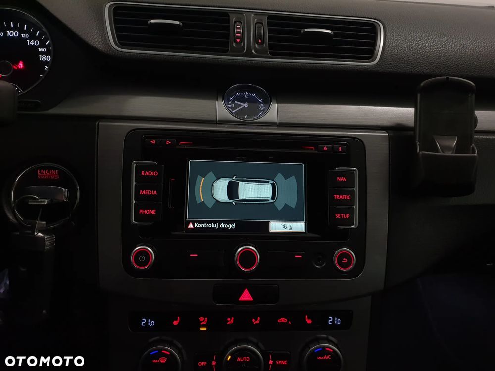 Volkswagen Passat 2.0 TDI Highline - 36