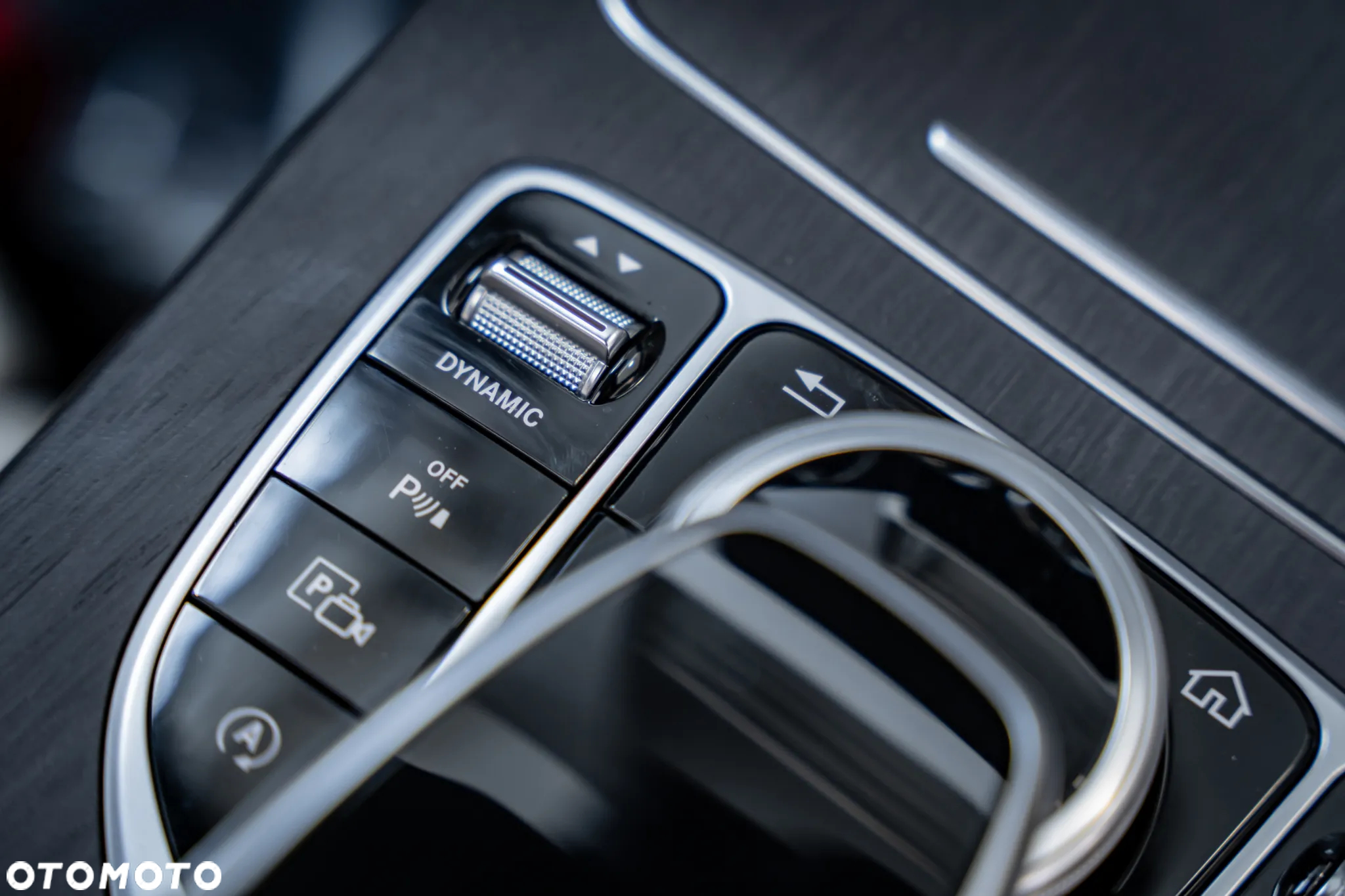 Mercedes-Benz Klasa C 300 9G-TRONIC - 28