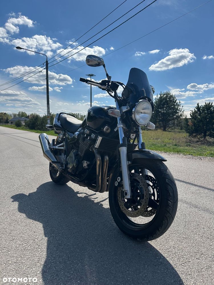 Yamaha XJR - 3