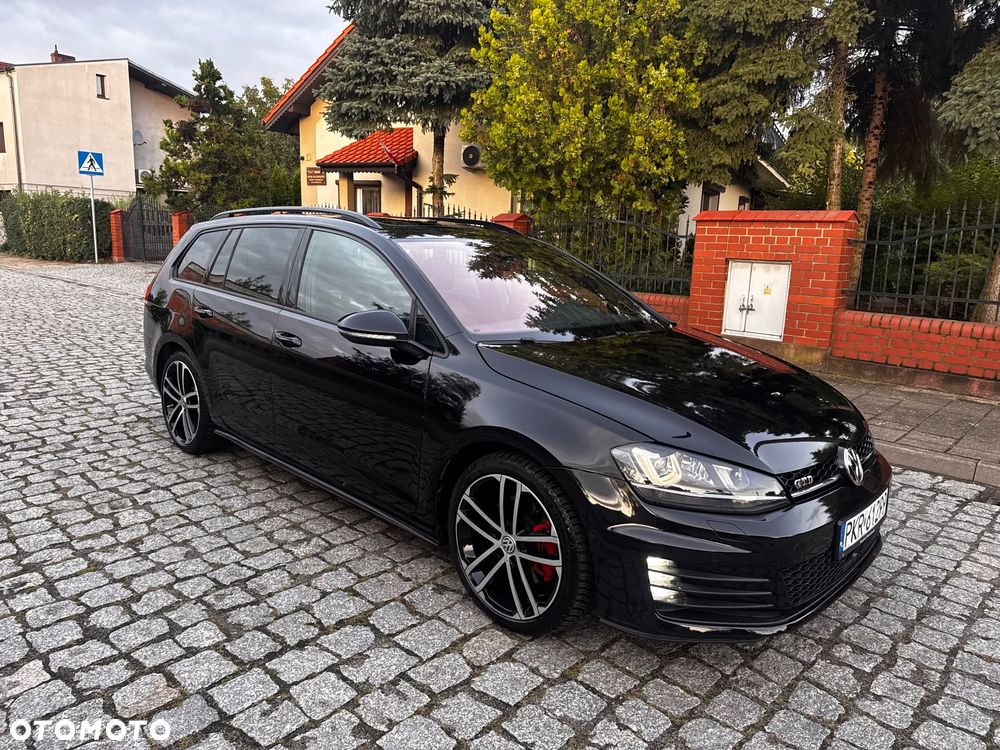 Volkswagen Golf - 4
