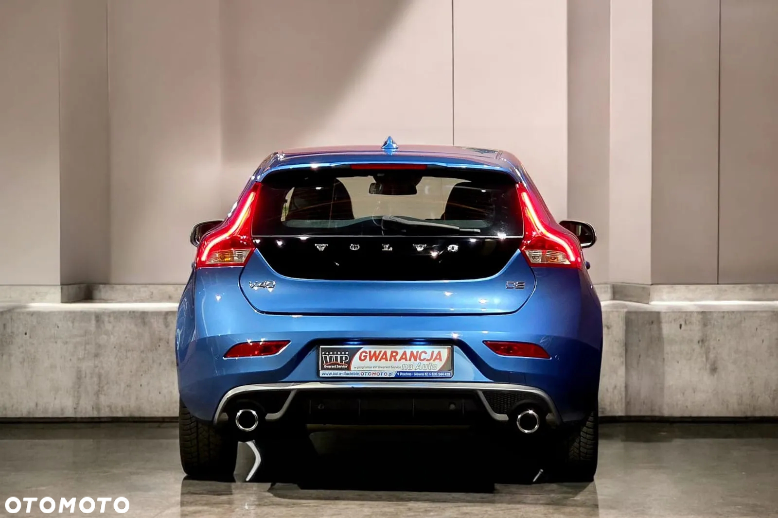 Volvo V40 D2 Drive-E R-Design Momentum - 4